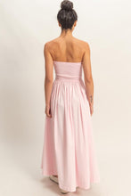 Load image into Gallery viewer, Strapless Flowy Midi Dress
