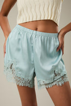 Load image into Gallery viewer, Elastic Waist Mid Rise Lace Trim Shorts
