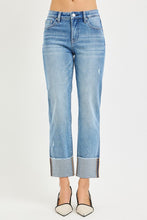 Load image into Gallery viewer, Mid-Rise Crop Jeans
