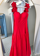 Load image into Gallery viewer, Floral Sweetheart Neck Midi Dress
