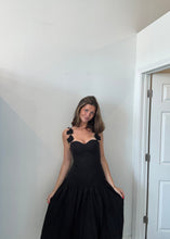 Load image into Gallery viewer, Floral Sweetheart Neck Midi Dress
